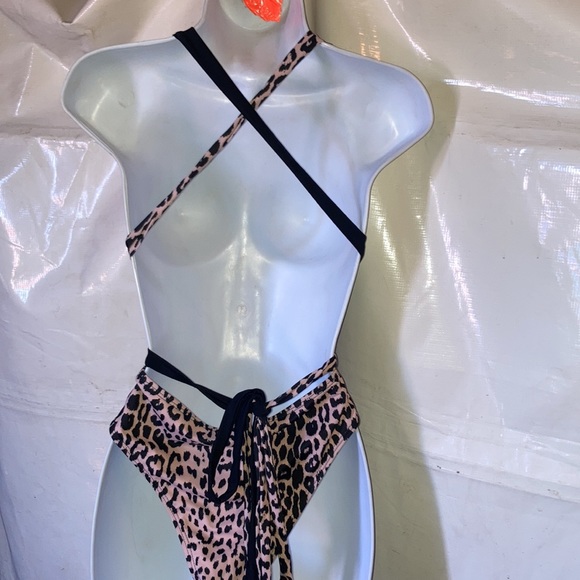 Sexy leopard print/black super plunged wrap one-piece swimsuit - Picture 2 of 5